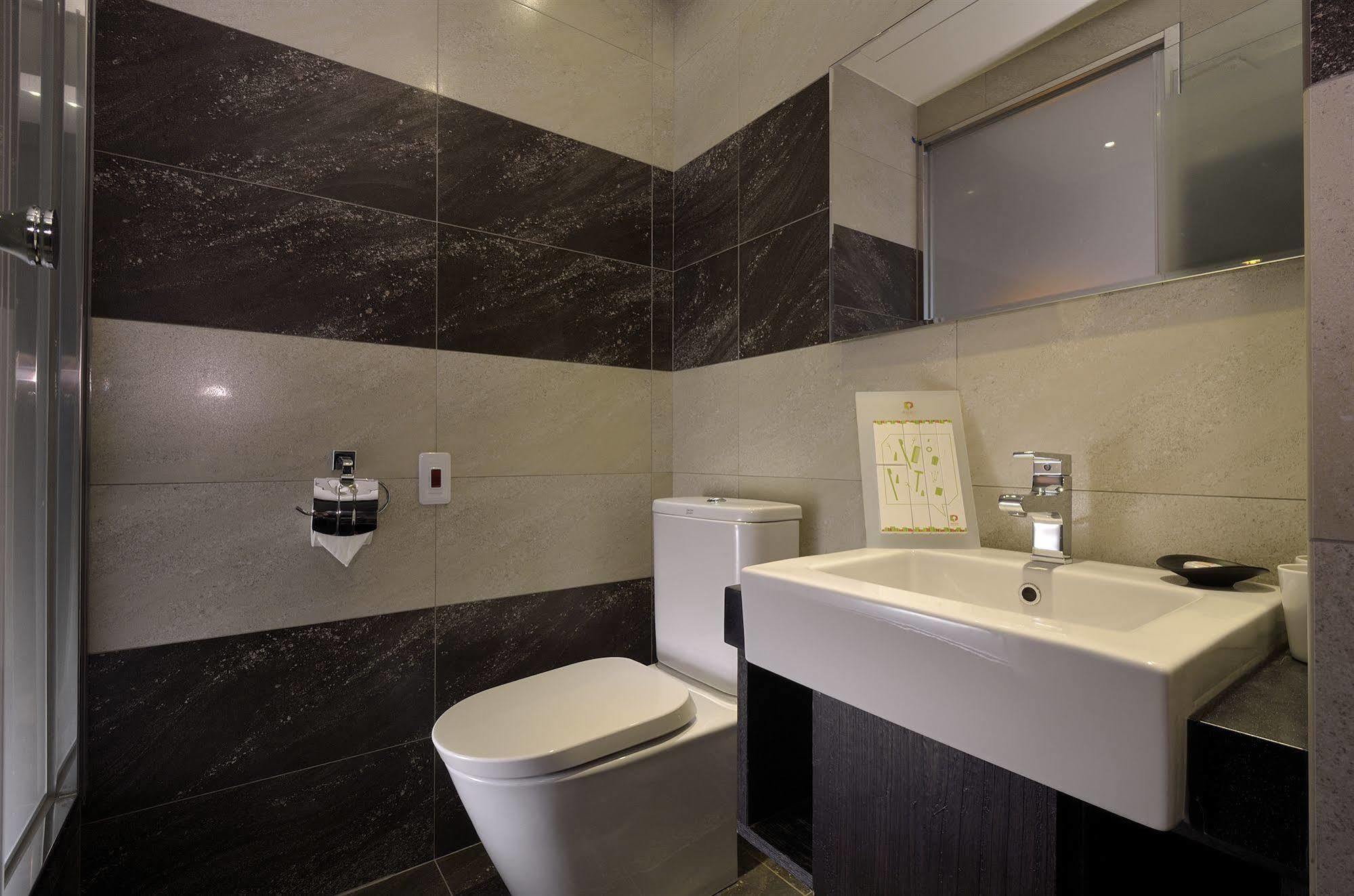 Hotel Cube Тайджун Екстериор снимка