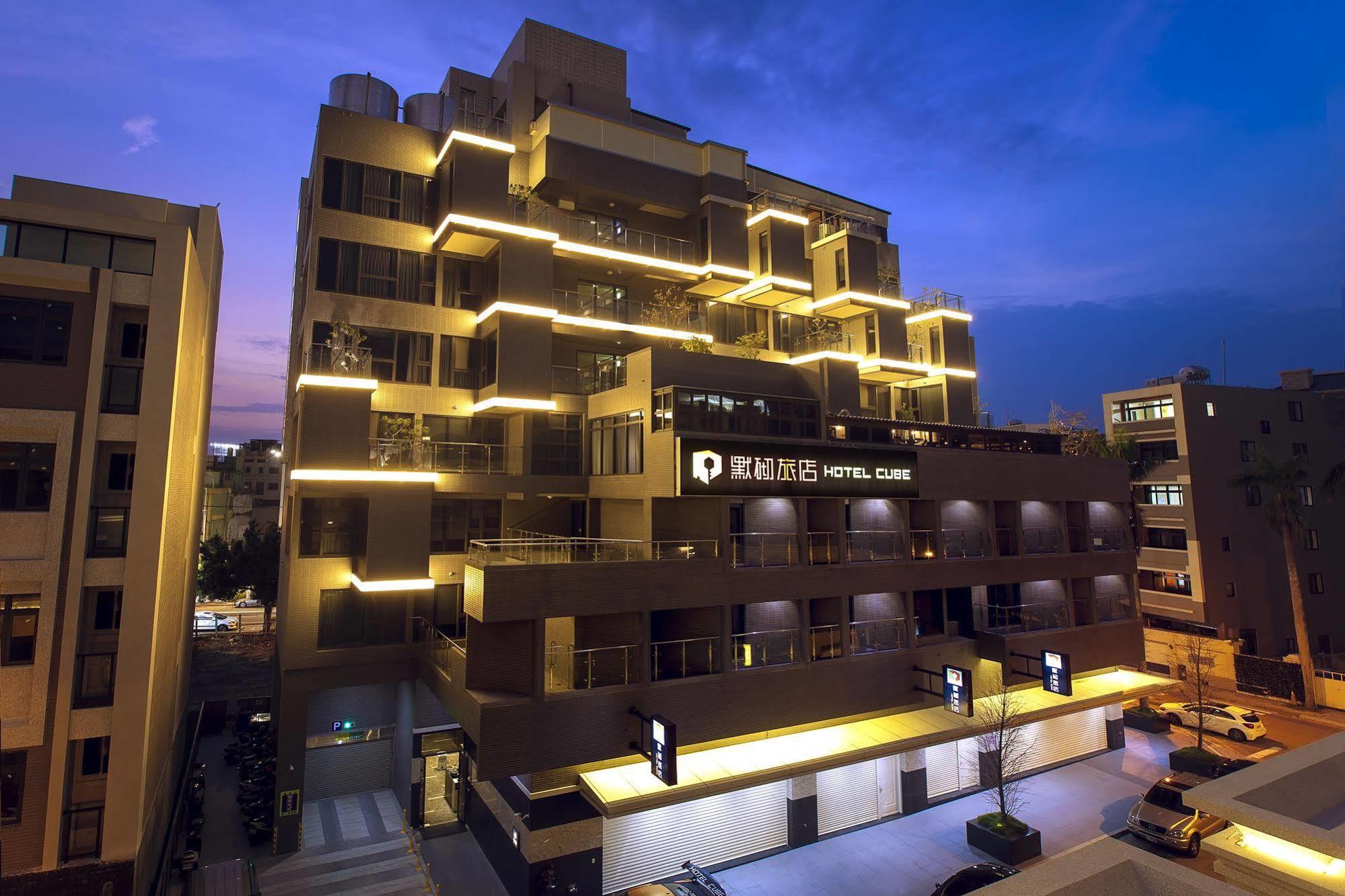 Hotel Cube Тайджун Екстериор снимка
